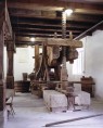 Gewinde, durch das die Spindel der "Baumtrotte" führt, die Spindel wurde ersetzt u. datiert 1812, die übrigen Teile sind wesentl. älter